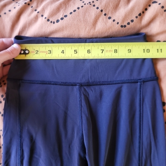 Lululemon Hold On Tight Solid 28'' Midnight Navy Stirrup Leggings Sz 2 - Picture 10 of 16